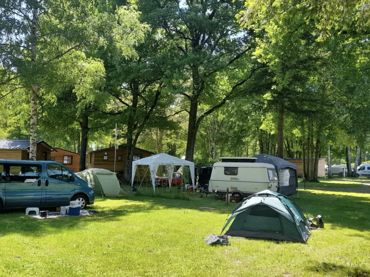Emplacement TENTE / CARAVANE + 1véhicule