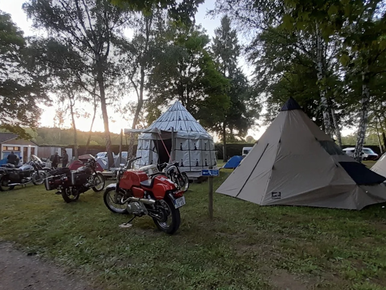emplacement groupe camping 7 à 10 personnes